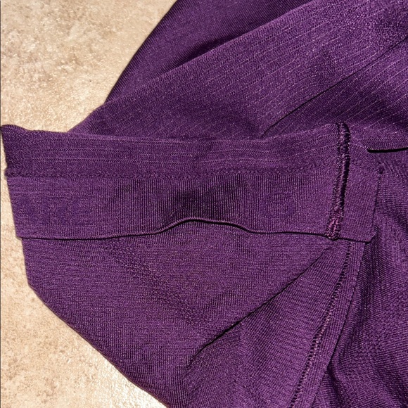 Women’s Lululemon athletica Deep Purple Long Sleeve Crop Top - Picture 2 of 3